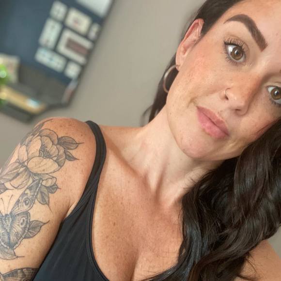 Meet your Posher, Krystal - Picture 1 of 1